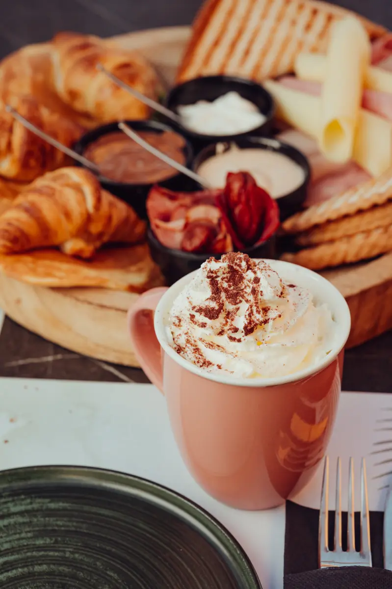 Joli Cafe Bar Roof Top