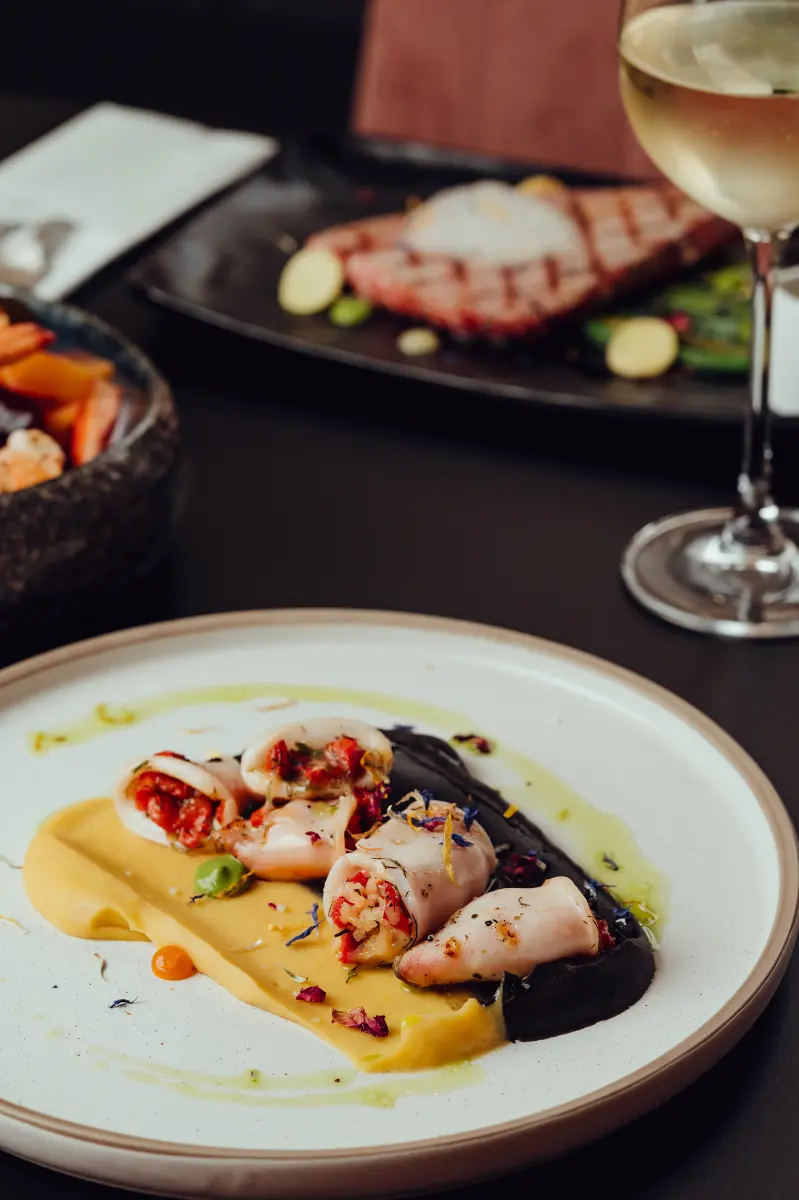 Symposio Restaurant Bar