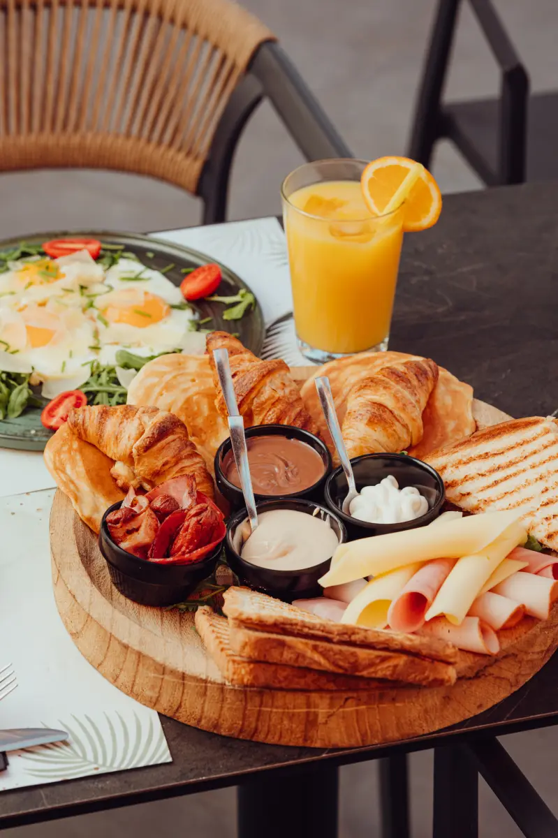 Joli Cafe Bar Roof Top